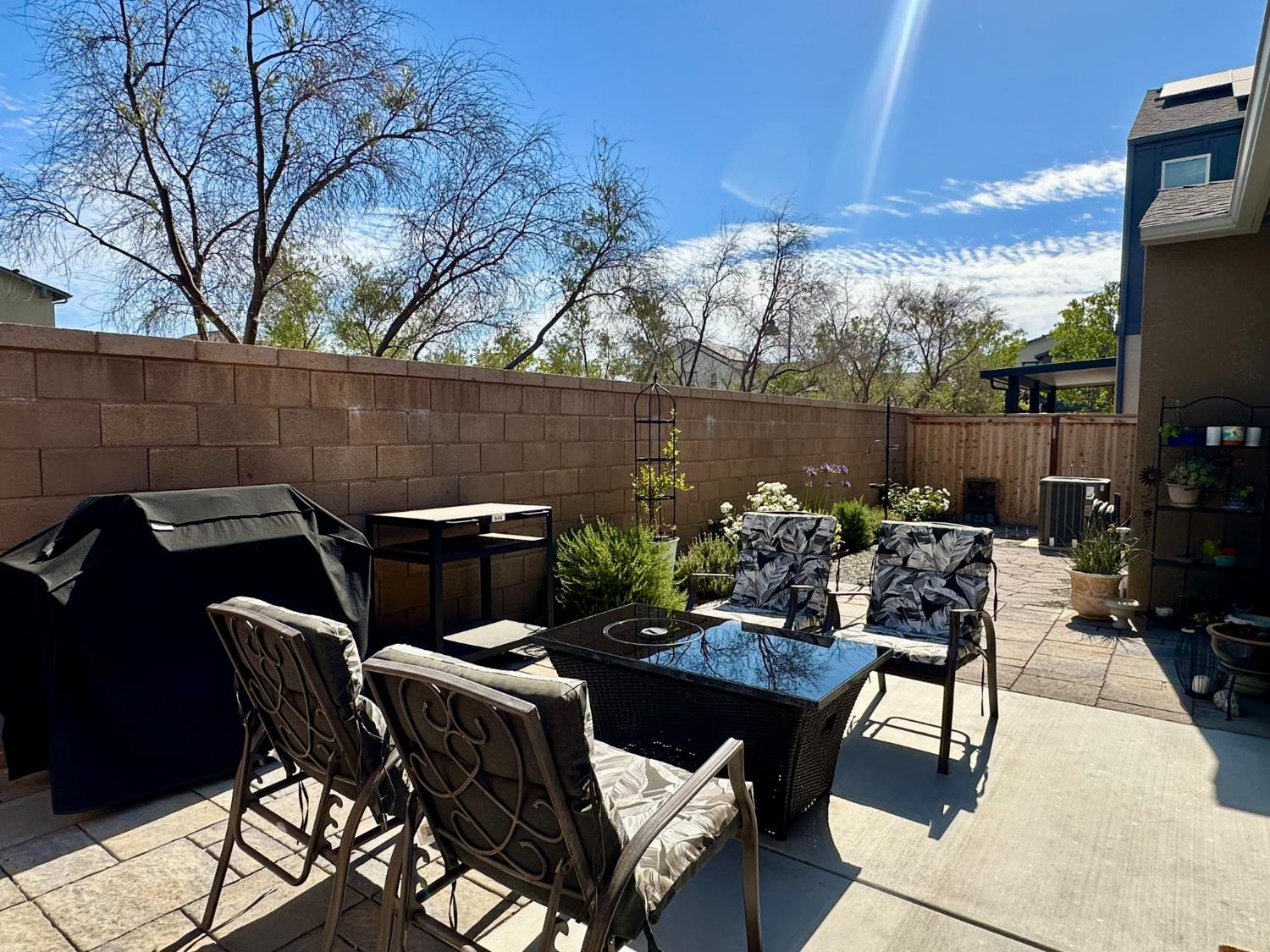 697 Grace Way, Madera, CA 93636