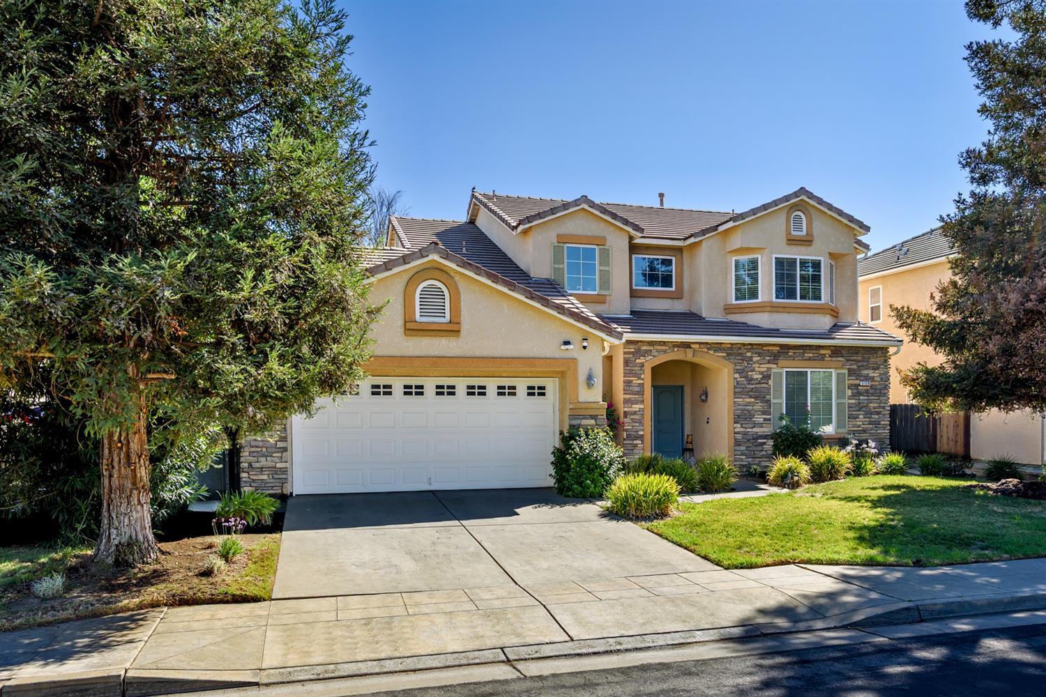 2729 Goshen Ave, Clovis, CA 93611