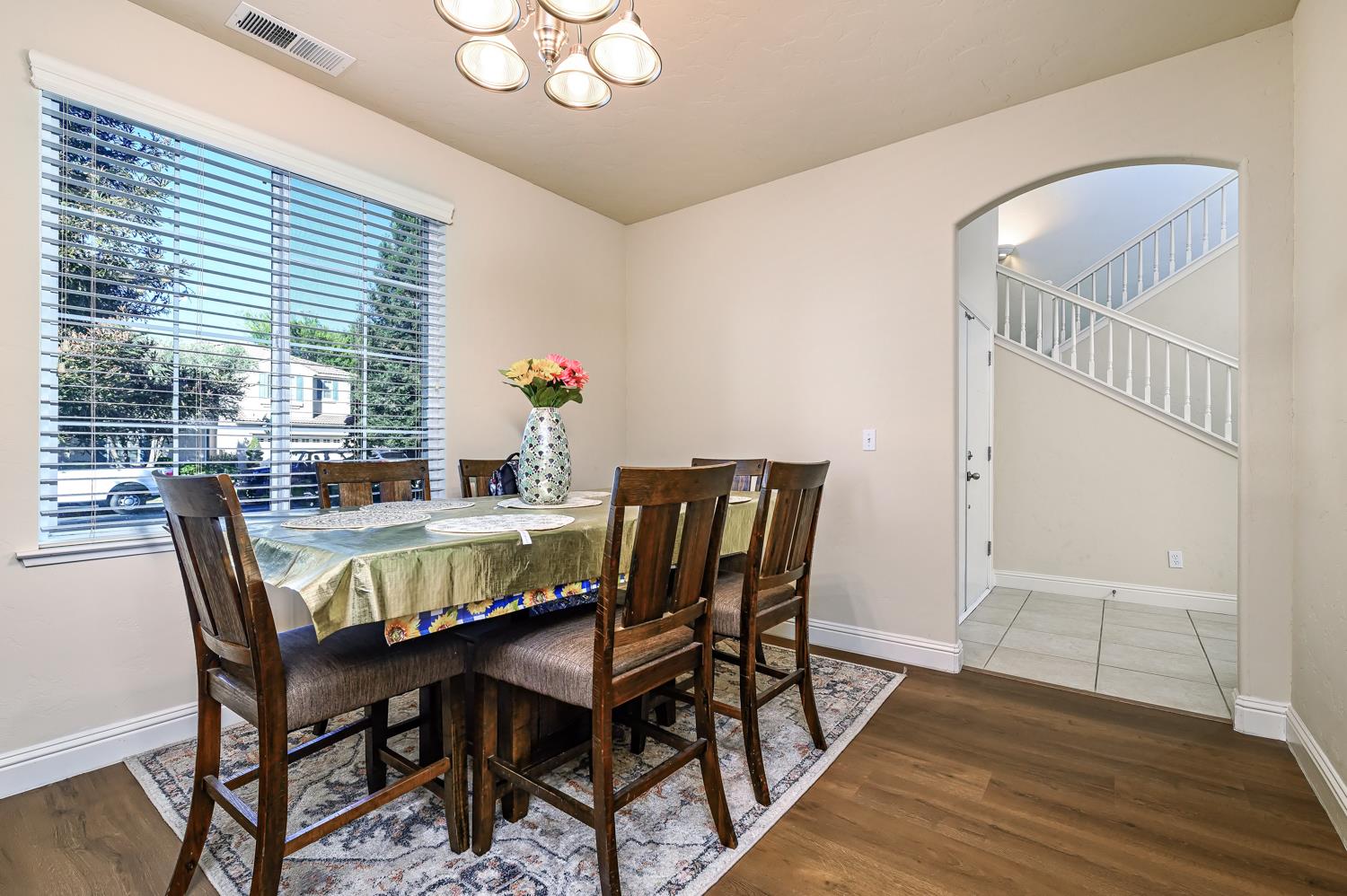 2729 Goshen Ave, Clovis, CA 93611