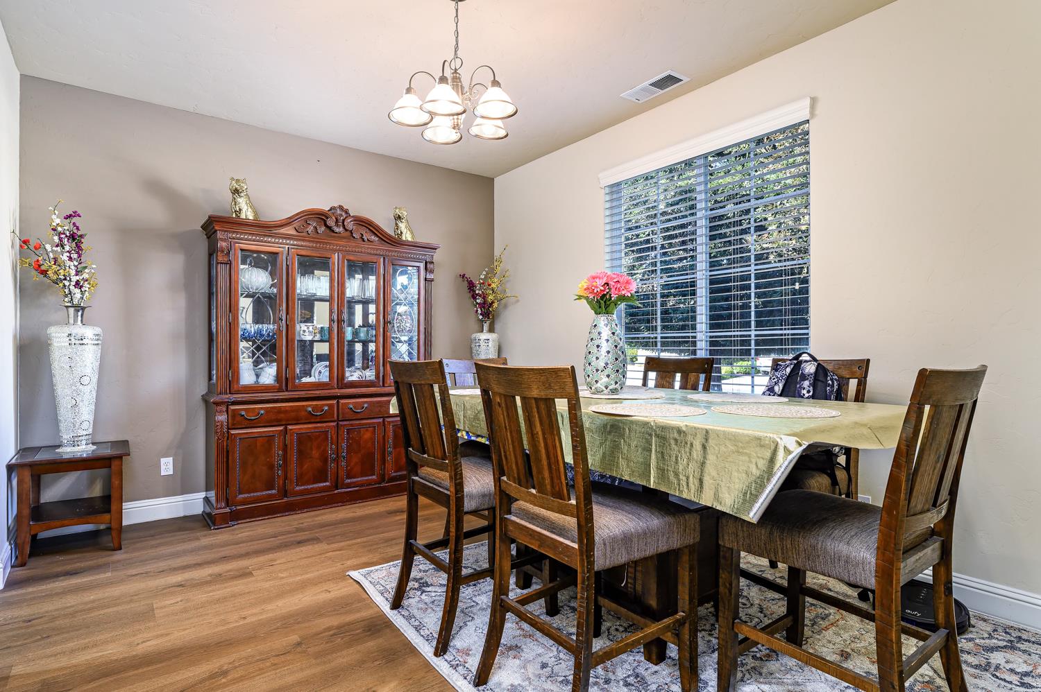 2729 Goshen Ave, Clovis, CA 93611