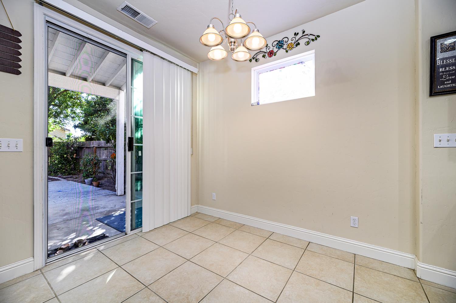 2729 Goshen Ave, Clovis, CA 93611