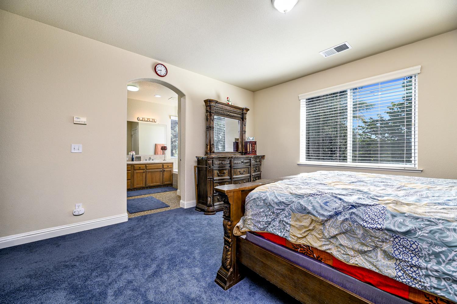 2729 Goshen Ave, Clovis, CA 93611