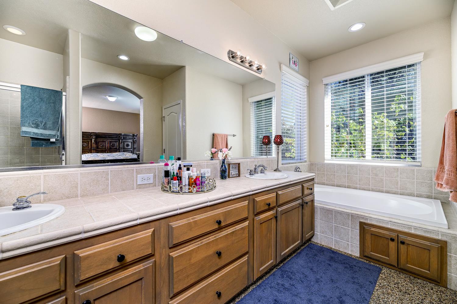 2729 Goshen Ave, Clovis, CA 93611