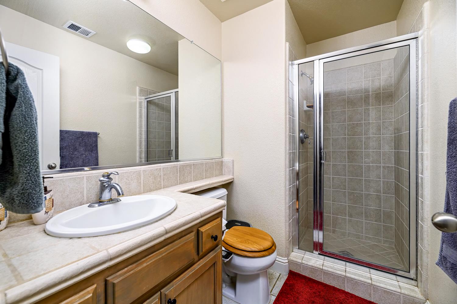 2729 Goshen Ave, Clovis, CA 93611