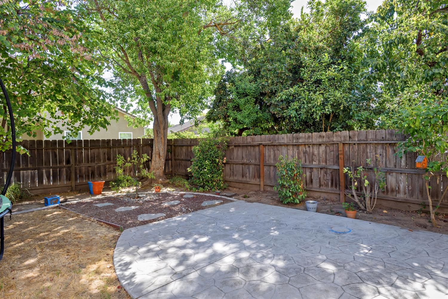 2729 Goshen Ave, Clovis, CA 93611