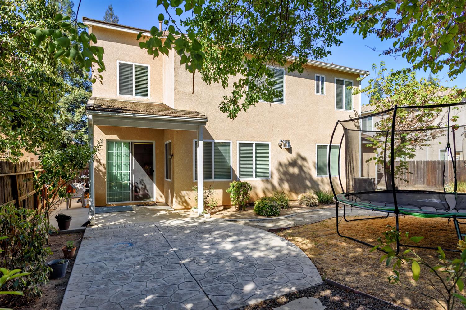 2729 Goshen Ave, Clovis, CA 93611