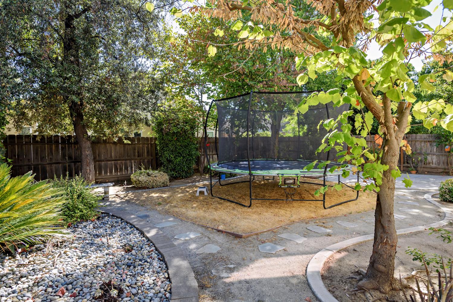 2729 Goshen Ave, Clovis, CA 93611