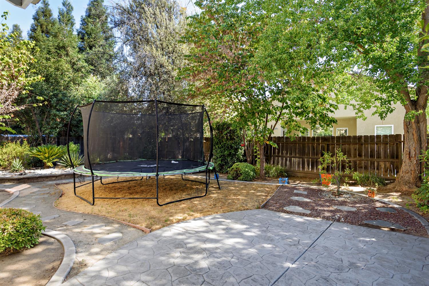 2729 Goshen Ave, Clovis, CA 93611