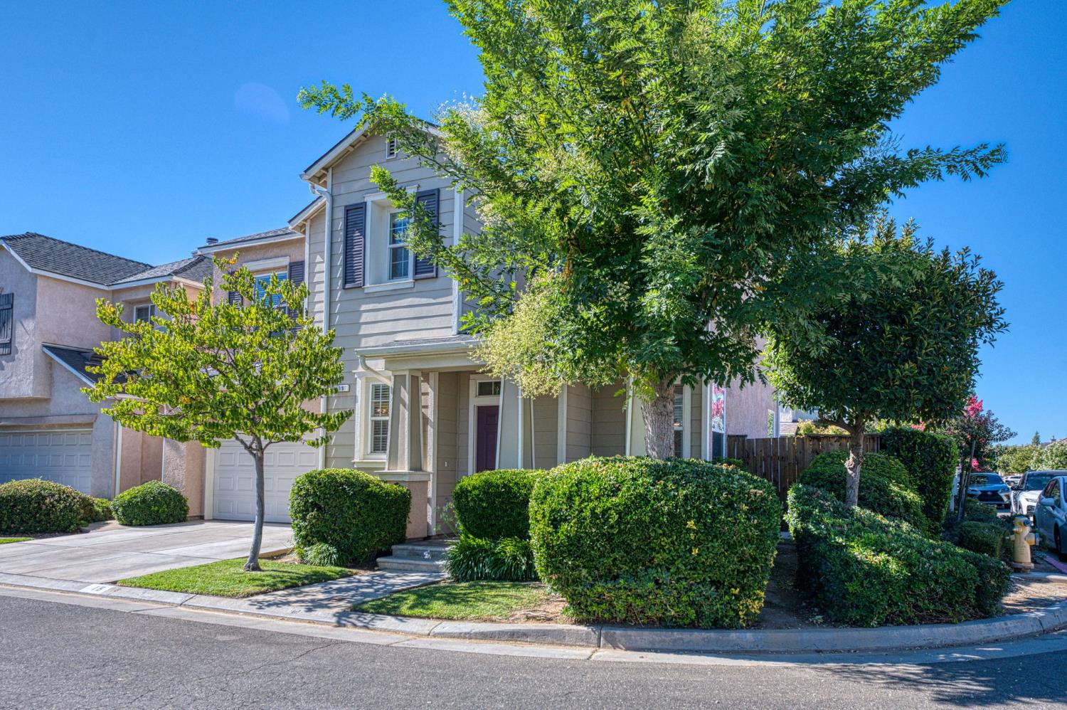 15 W Brittany Ln, Clovis, CA 93619