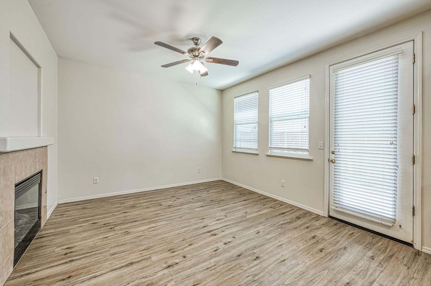 15 W Brittany Ln, Clovis, CA 93619