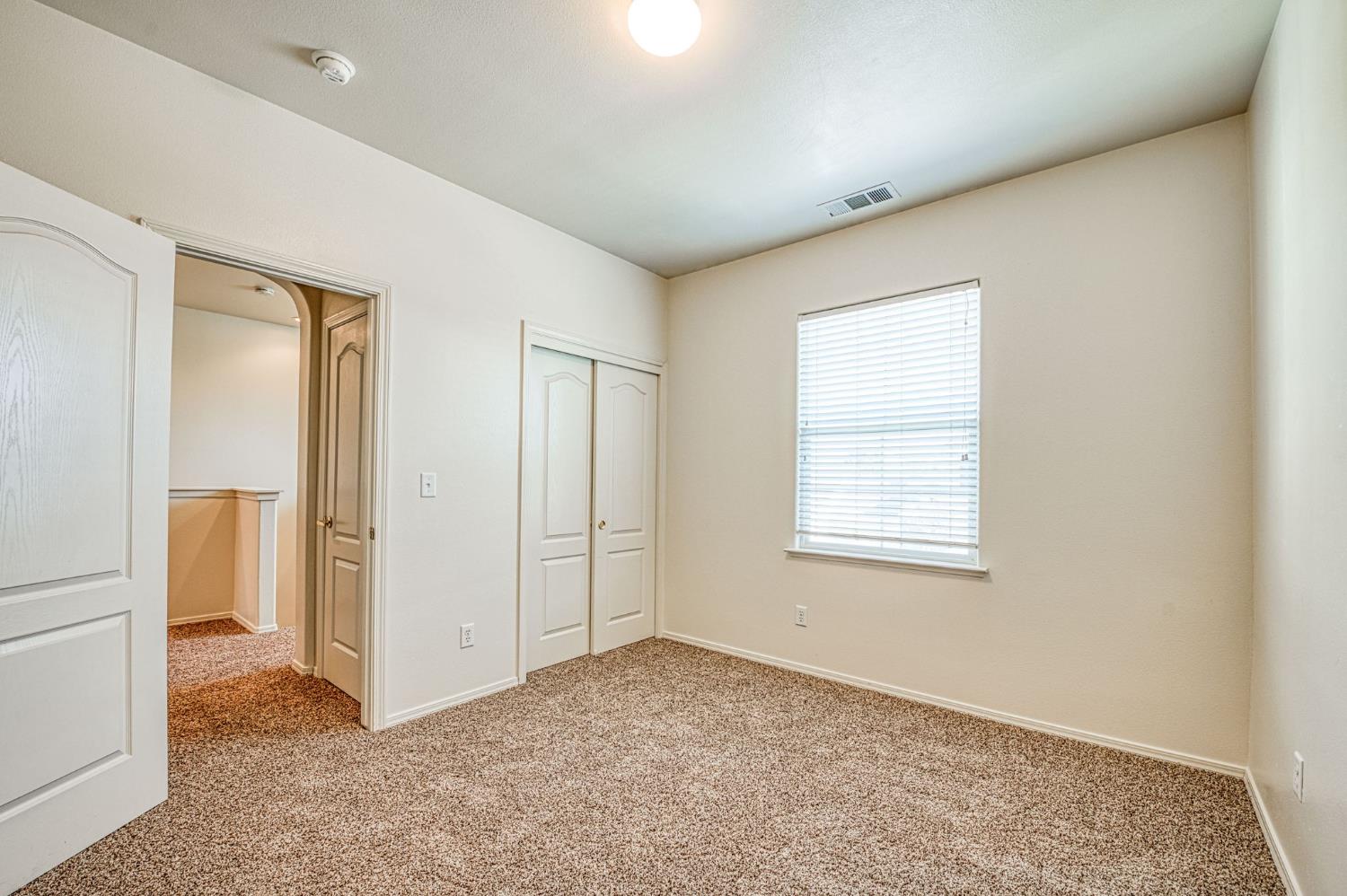 15 W Brittany Ln, Clovis, CA 93619