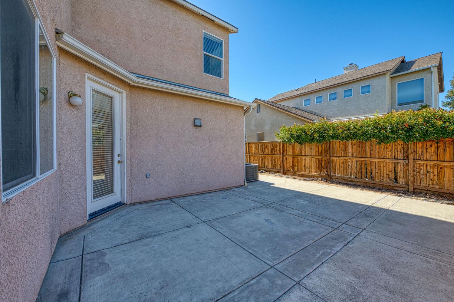 15 W Brittany Ln, Clovis, CA 93619