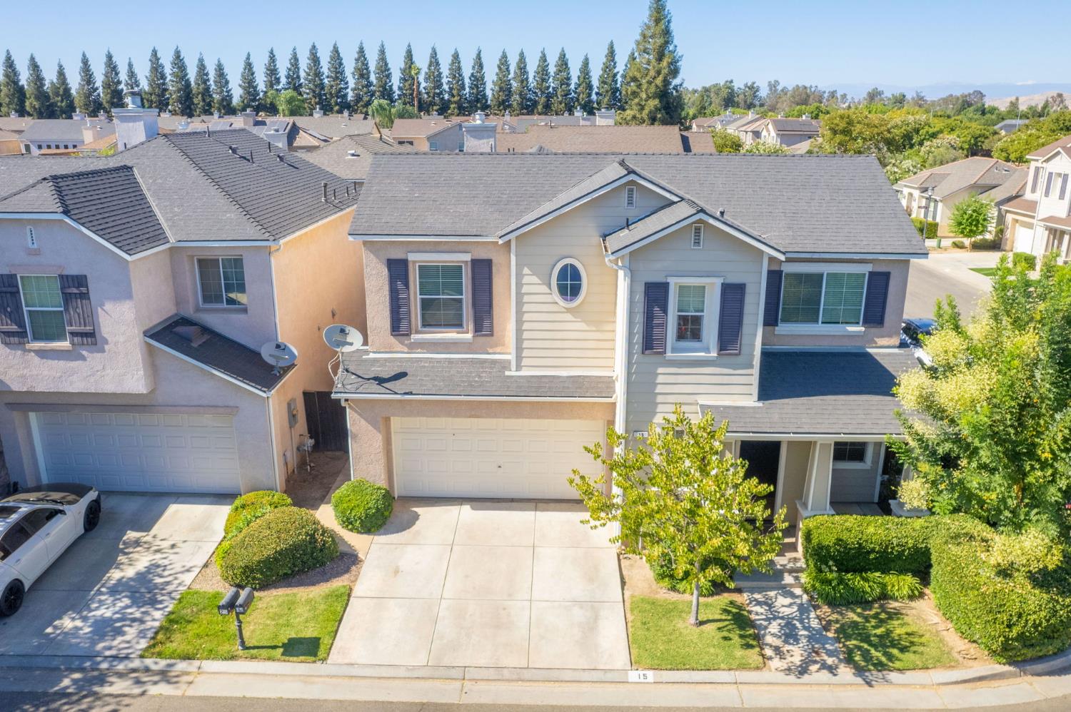 15 W Brittany Ln, Clovis, CA 93619