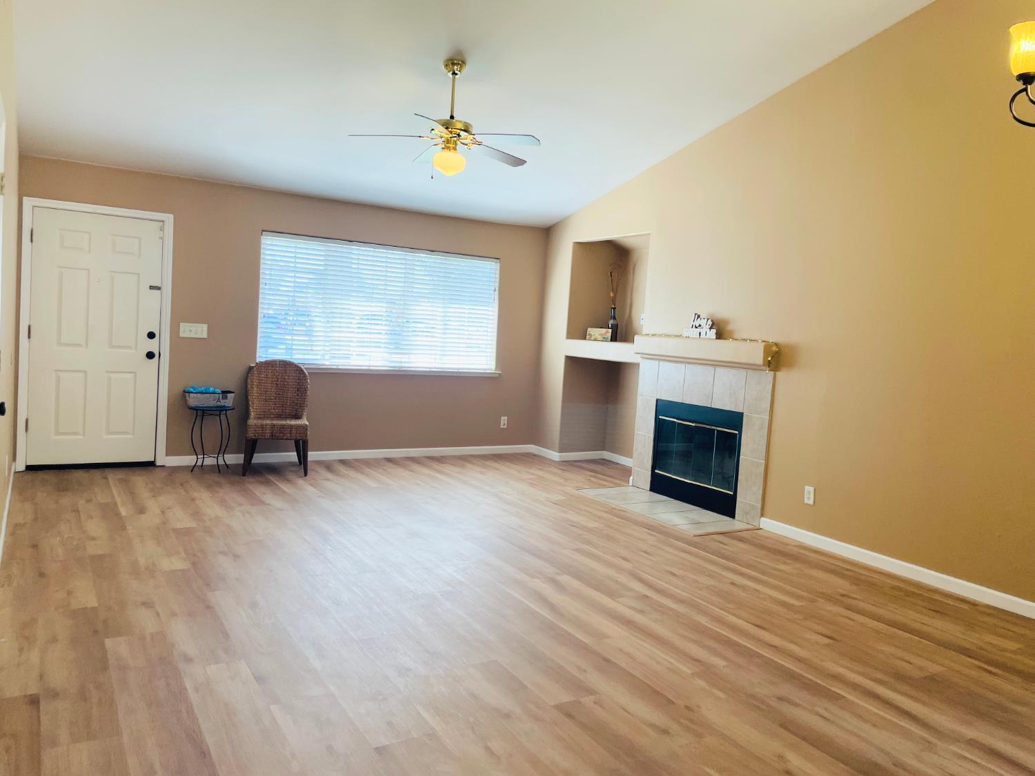 2503 S Walling Ave, Fresno, CA 93727