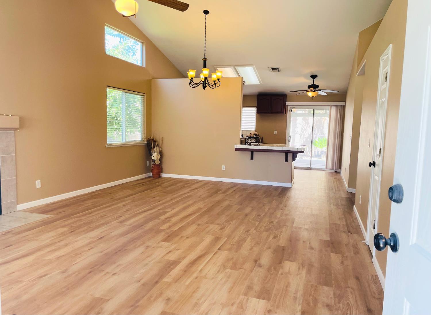 2503 S Walling Ave, Fresno, CA 93727