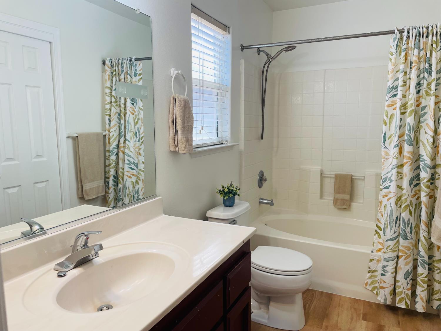 2503 S Walling Ave, Fresno, CA 93727