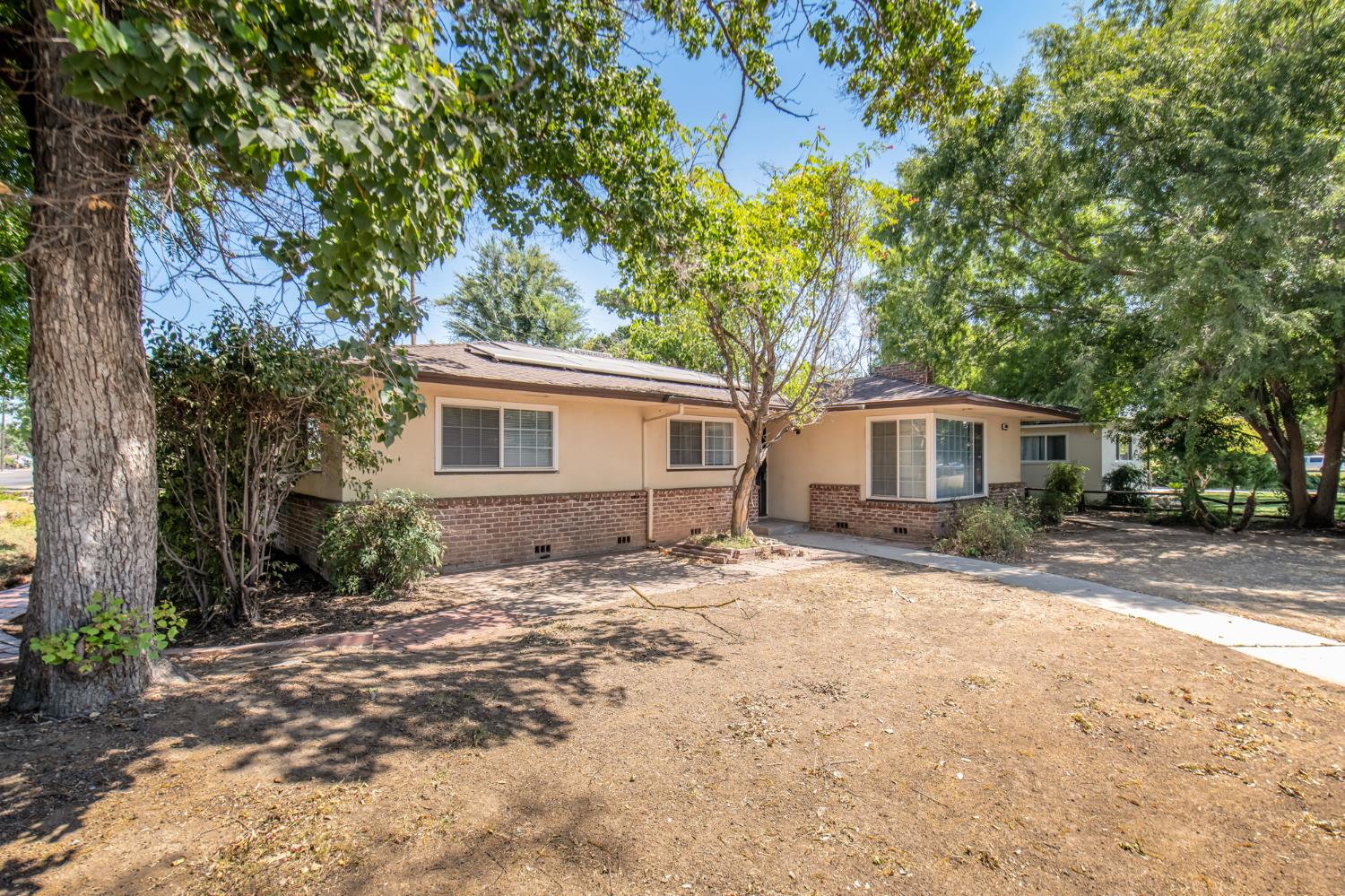 5005 E Harvey Ave, Fresno, CA 93727
