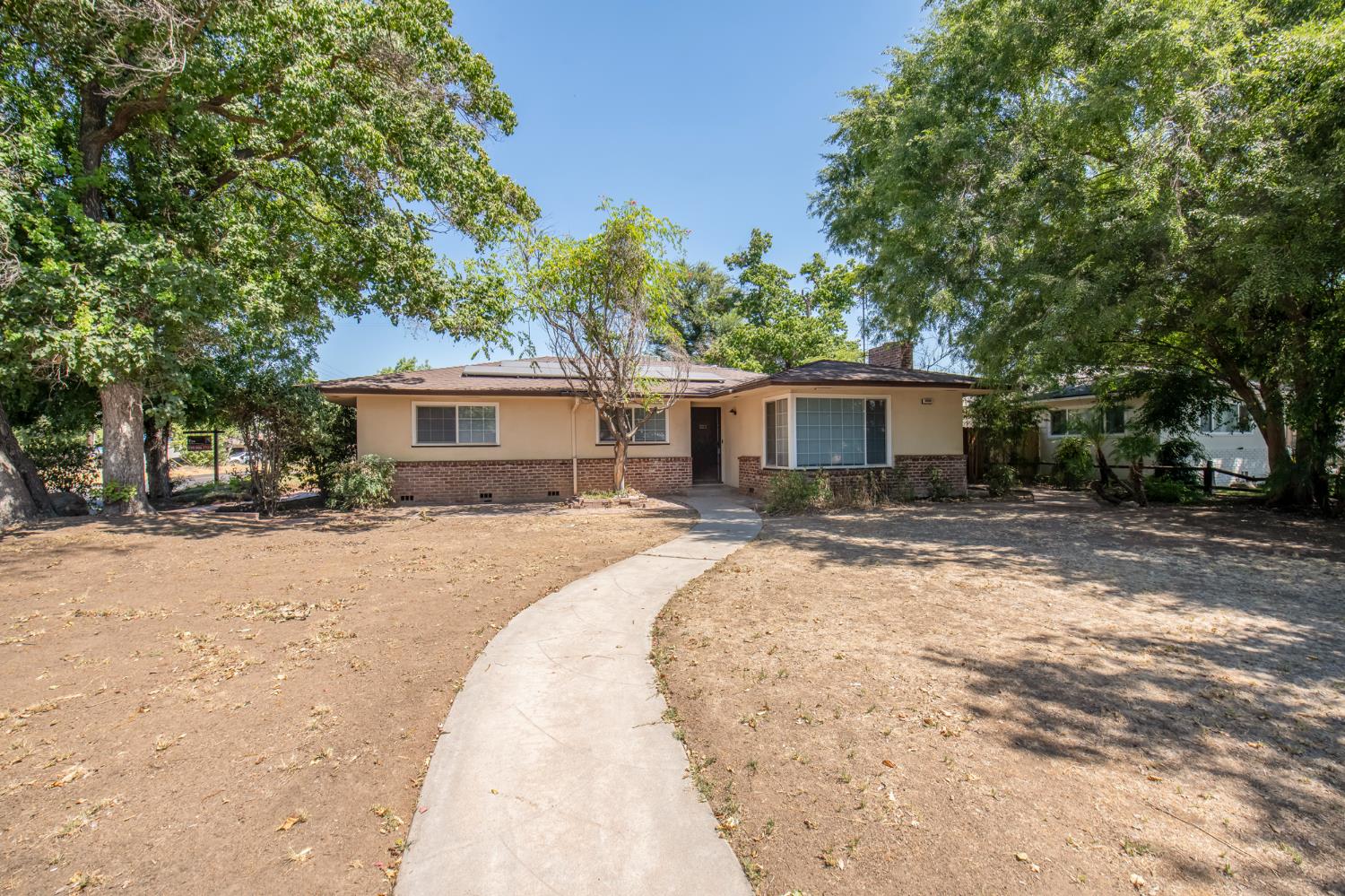 5005 E Harvey Ave, Fresno, CA 93727