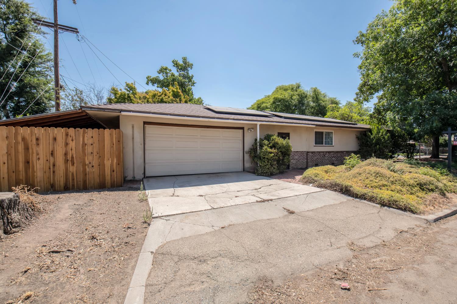 5005 E Harvey Ave, Fresno, CA 93727