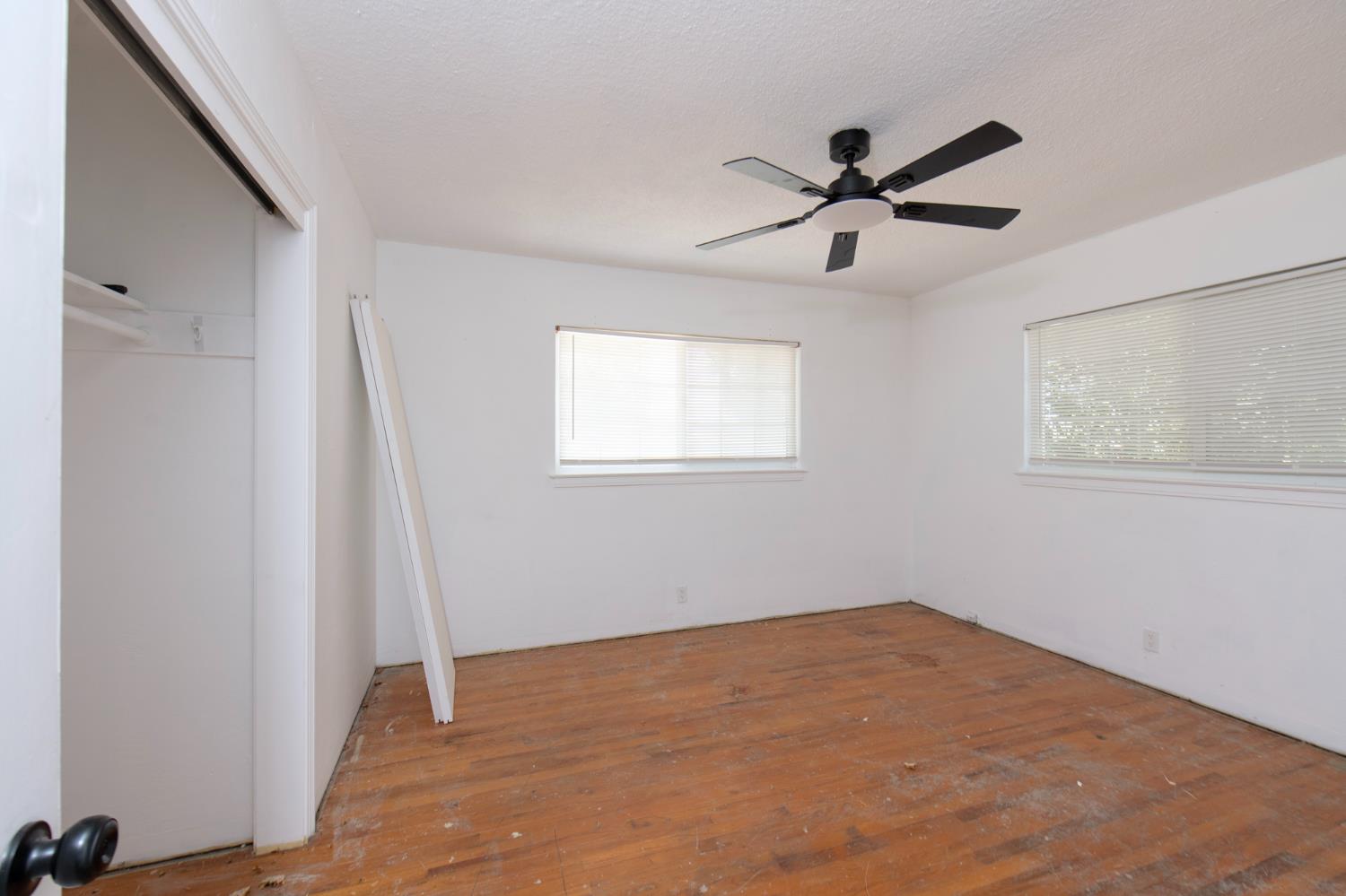 5005 E Harvey Ave, Fresno, CA 93727