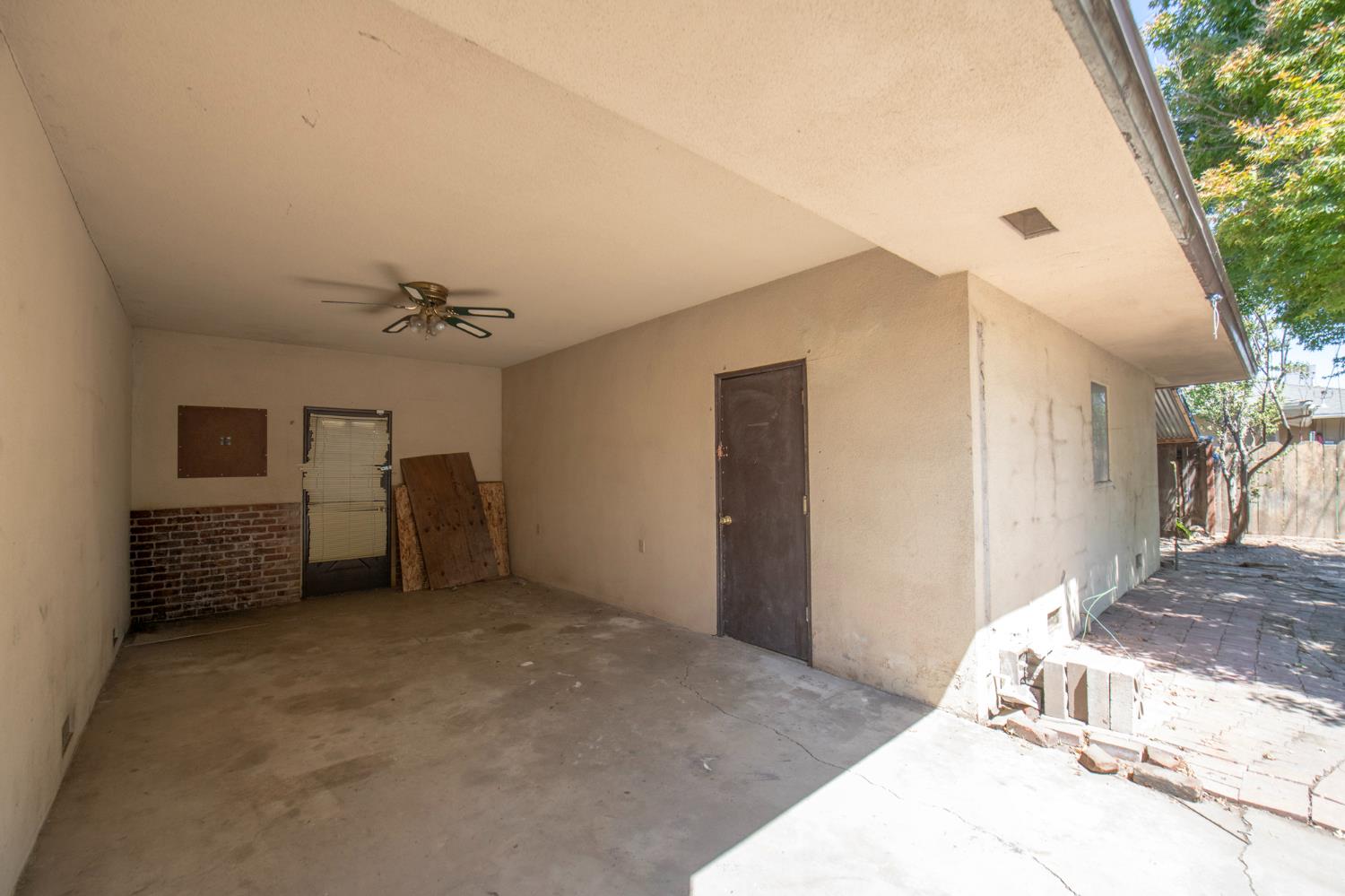5005 E Harvey Ave, Fresno, CA 93727