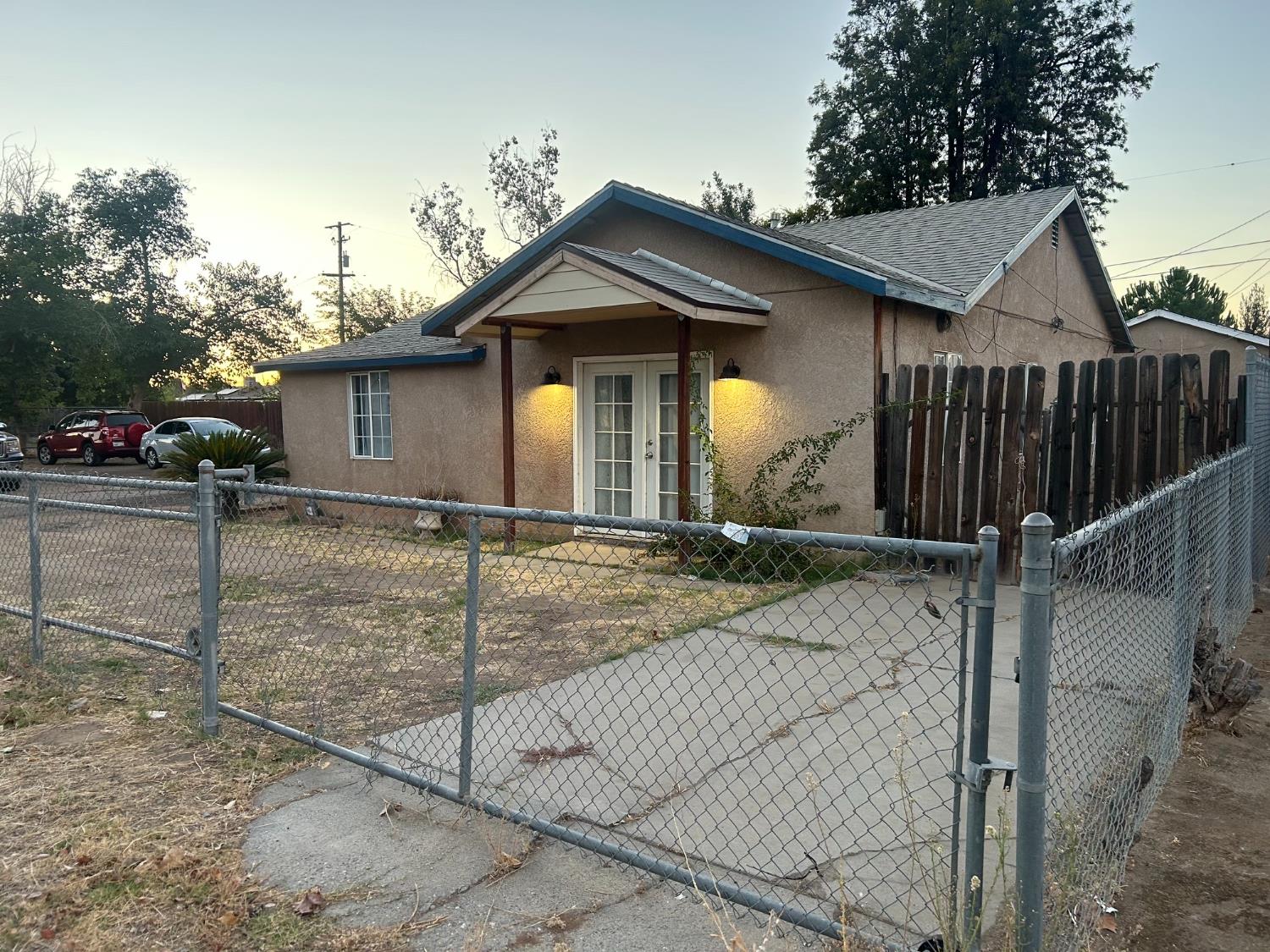 4959 E Mckenzie Ave, Fresno, CA 93727