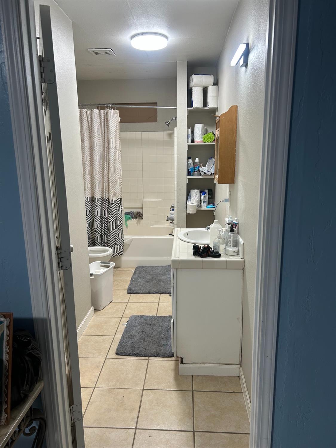 4959 E Mckenzie Ave, Fresno, CA 93727