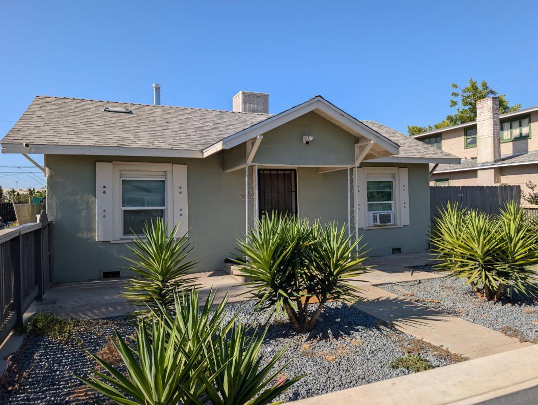 545 W University Ave, Fresno, CA 93705
