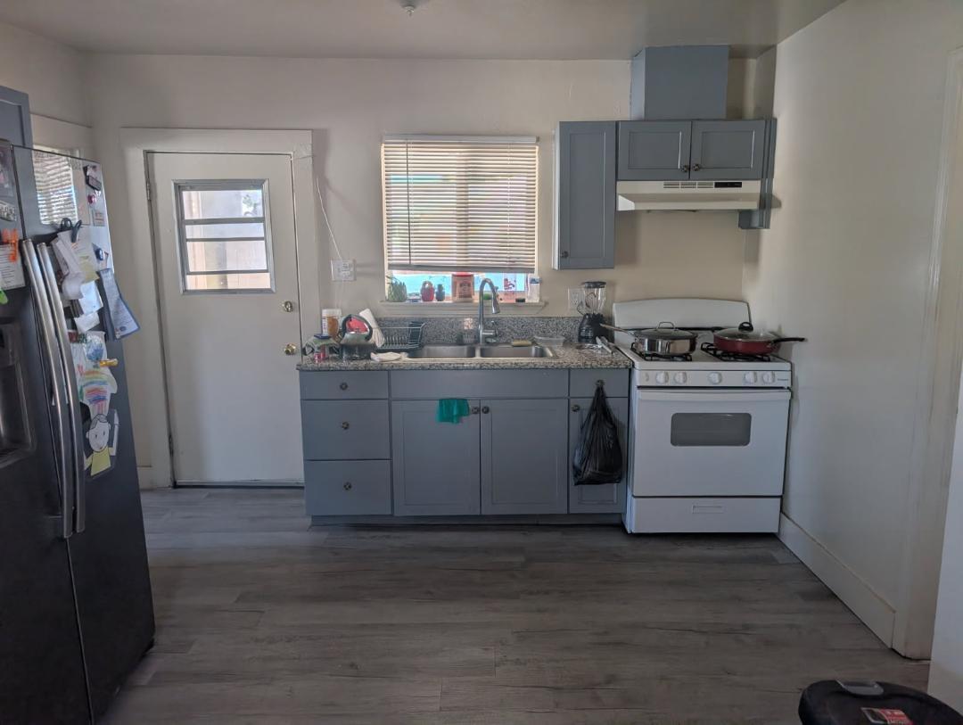 545 W University Ave, Fresno, CA 93705