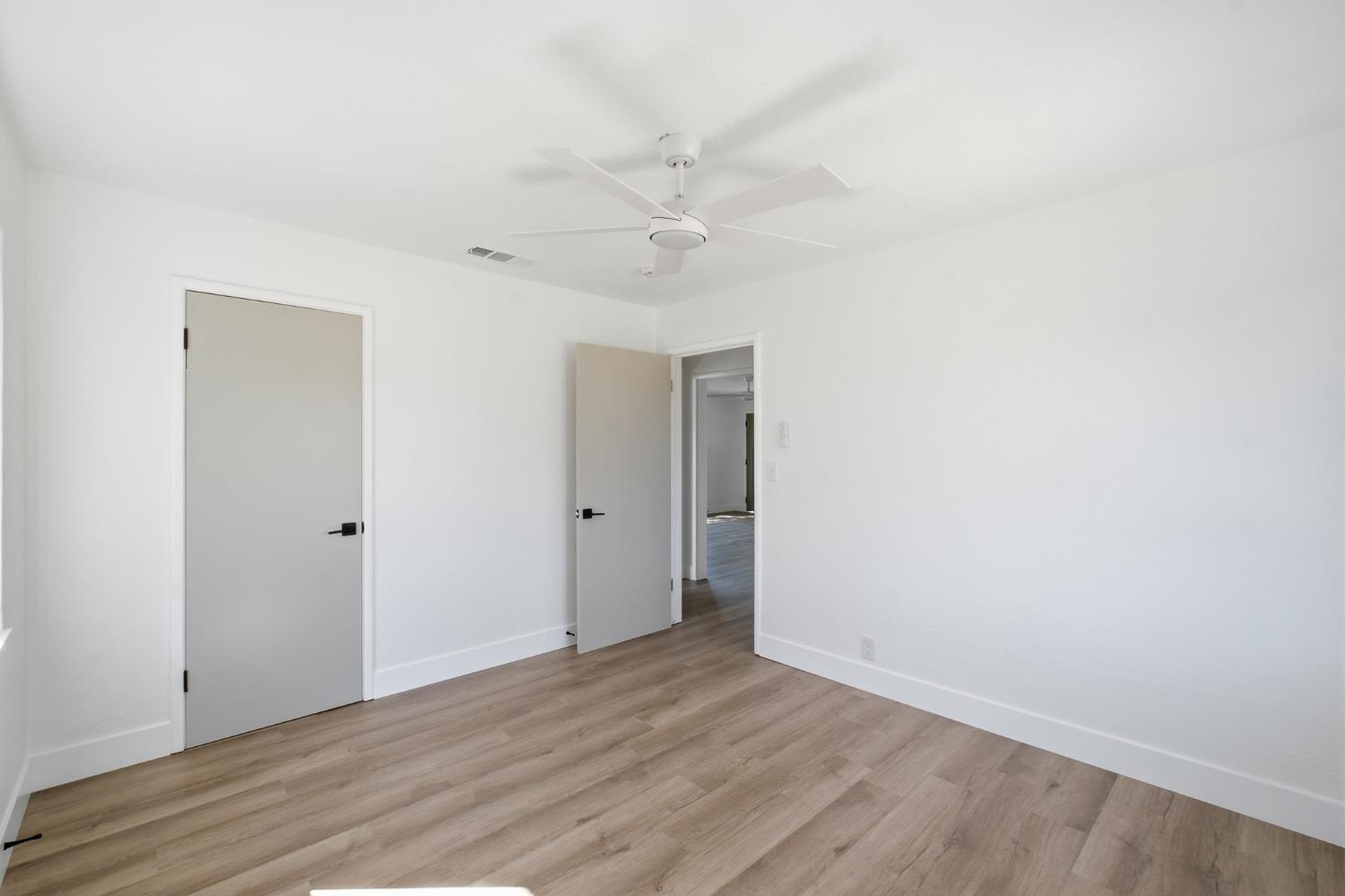 4056 E Brentwood Ave, Fresno, CA 93703