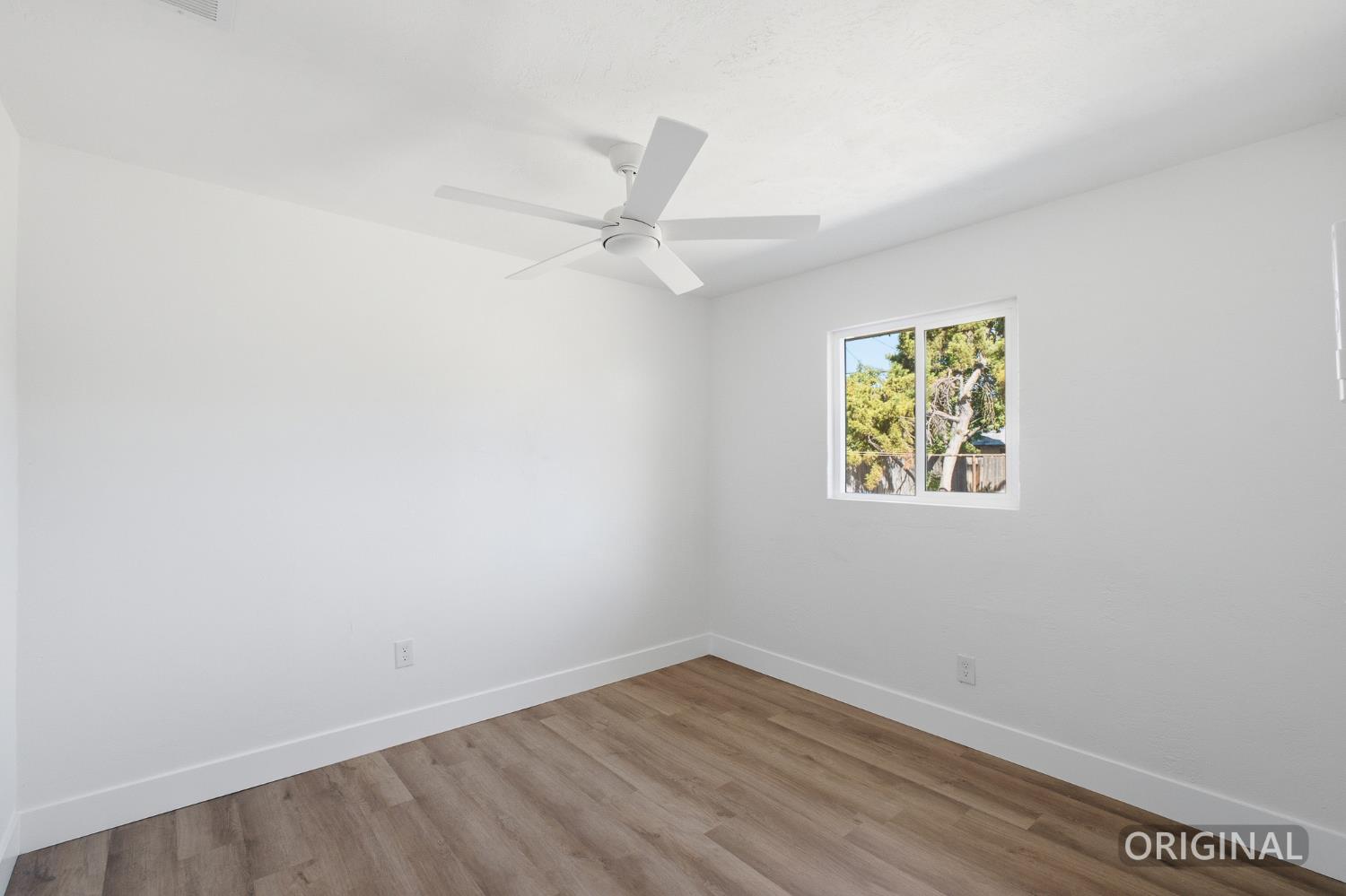 4056 E Brentwood Ave, Fresno, CA 93703