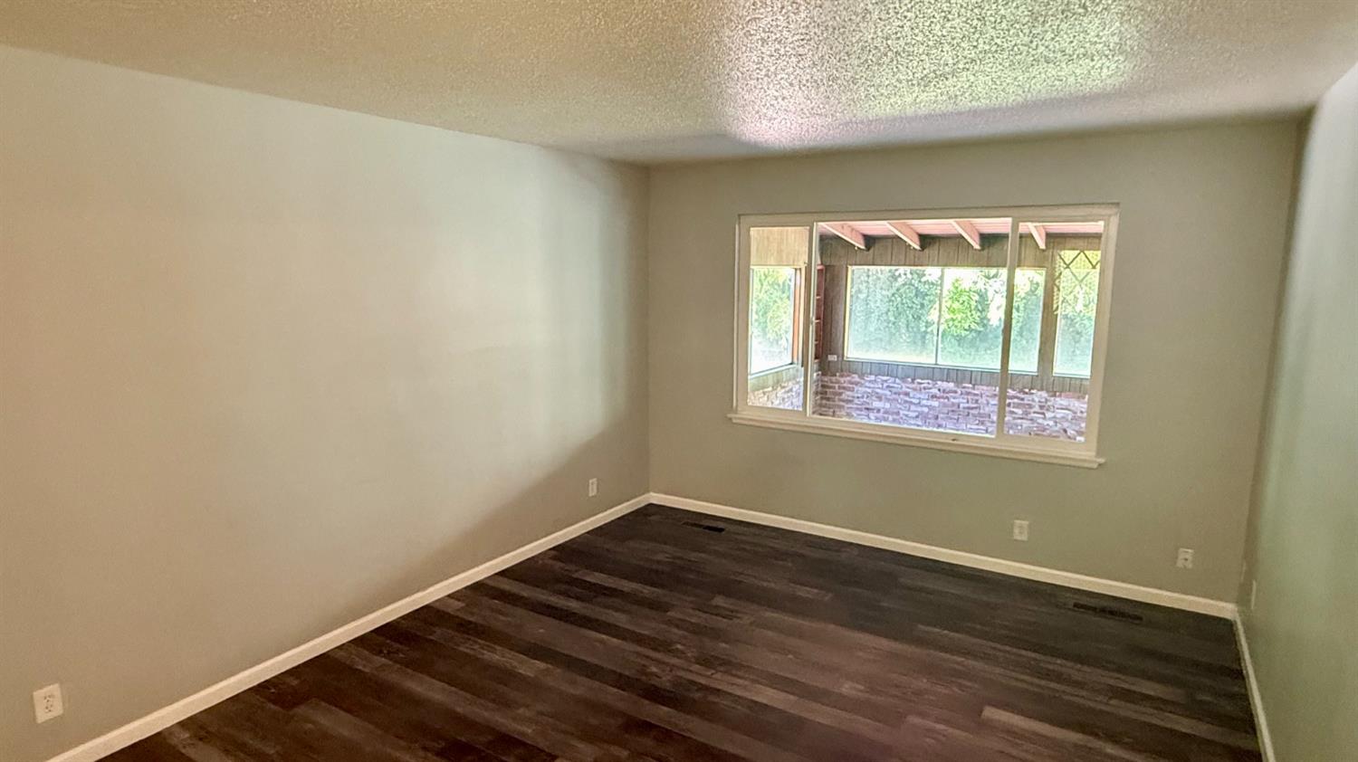 4829 E Santa Ana Ave, Fresno, CA 93726