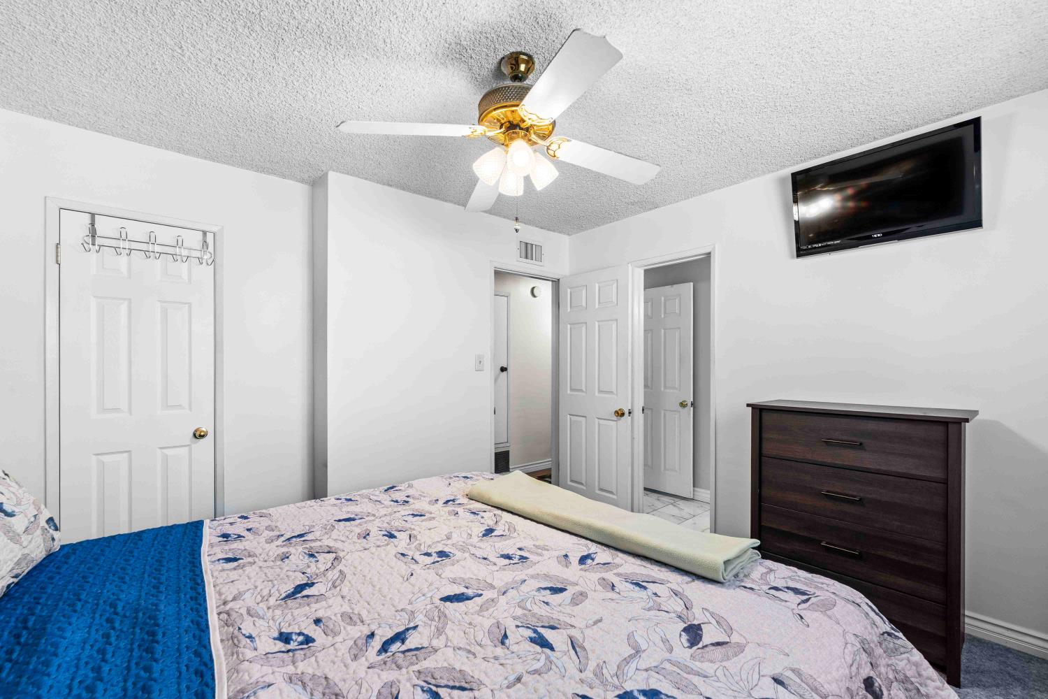 5161 Marion Ave, Cypress, CA 90630