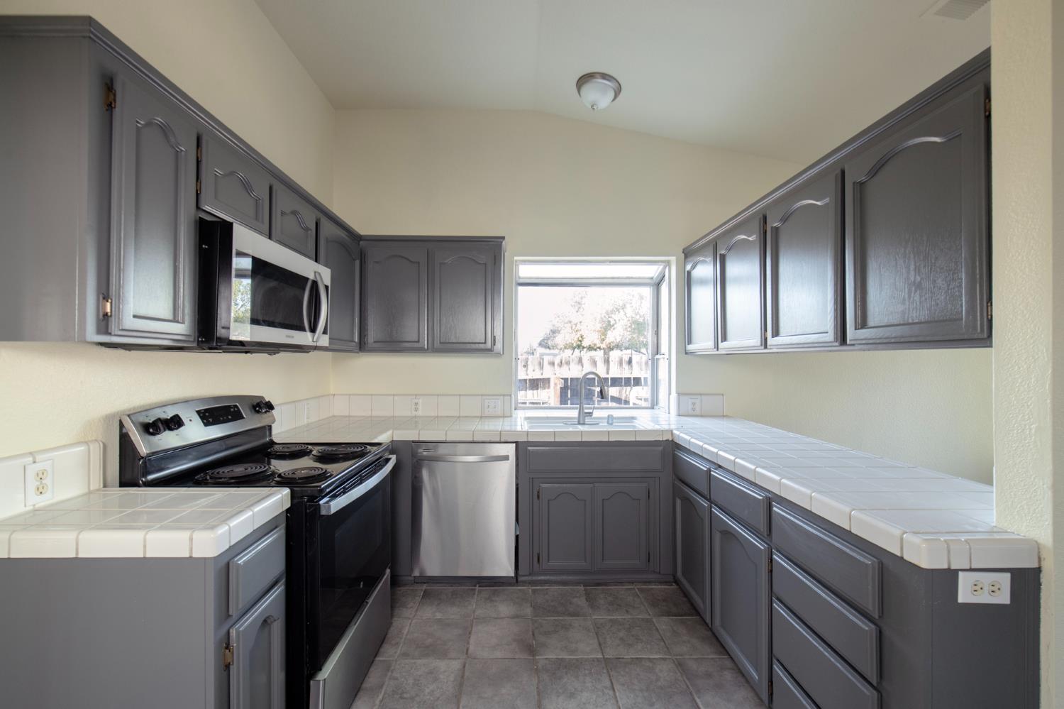3745 N Cornelia Ave, Fresno, CA 93722