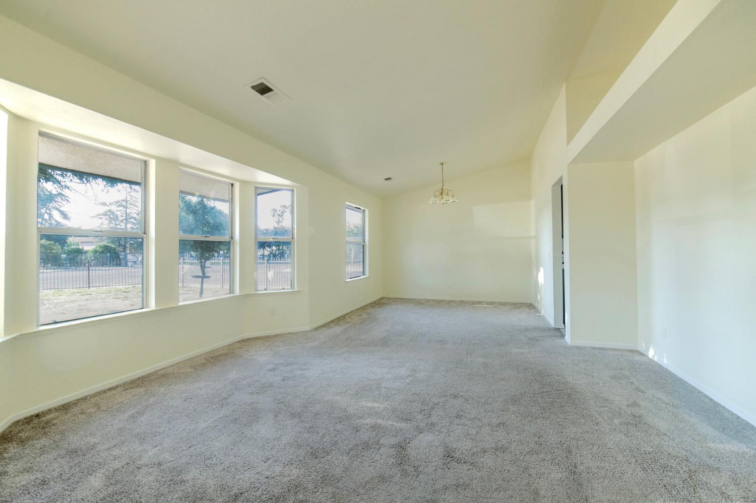 3745 N Cornelia Ave, Fresno, CA 93722
