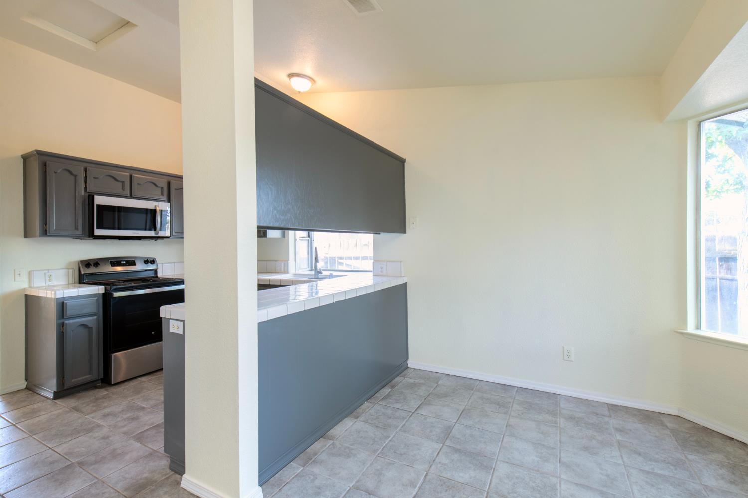 3745 N Cornelia Ave, Fresno, CA 93722