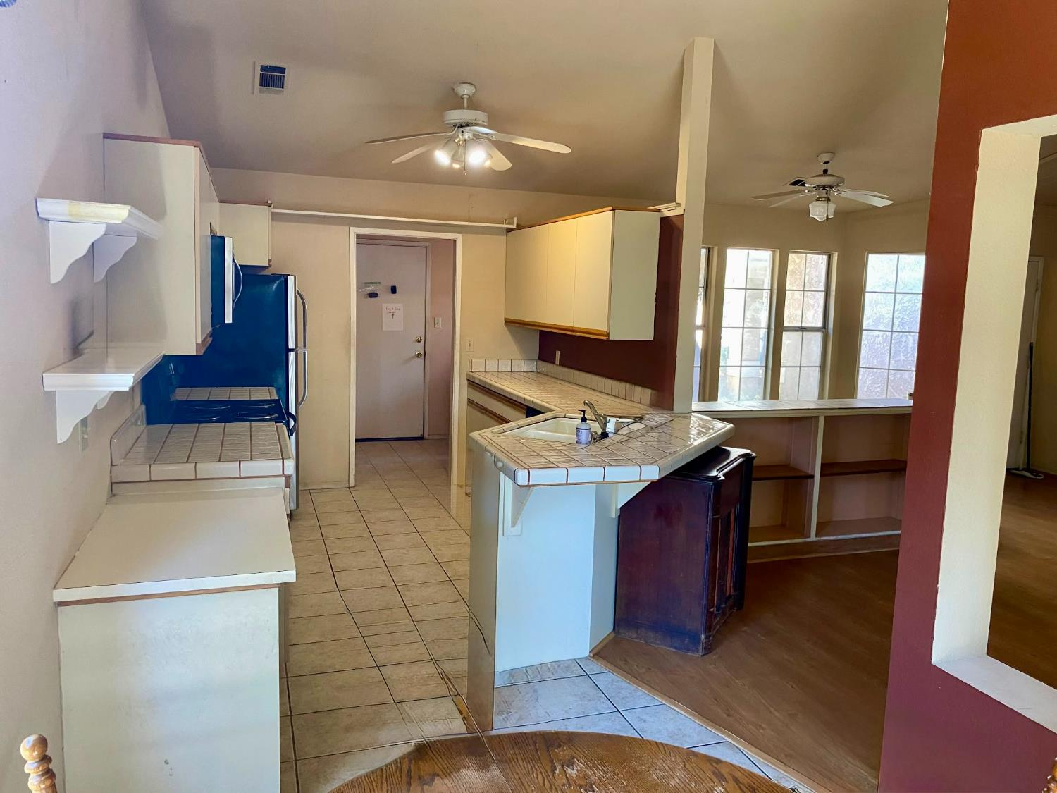 324 S Rabe Ave, Fresno, CA 93727