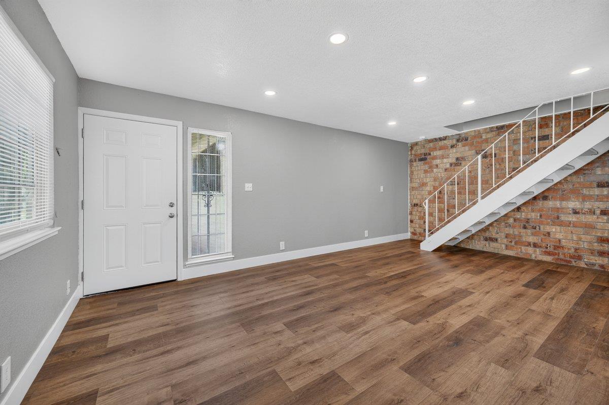 4917 N Holt Ave #103, Fresno, CA 93705