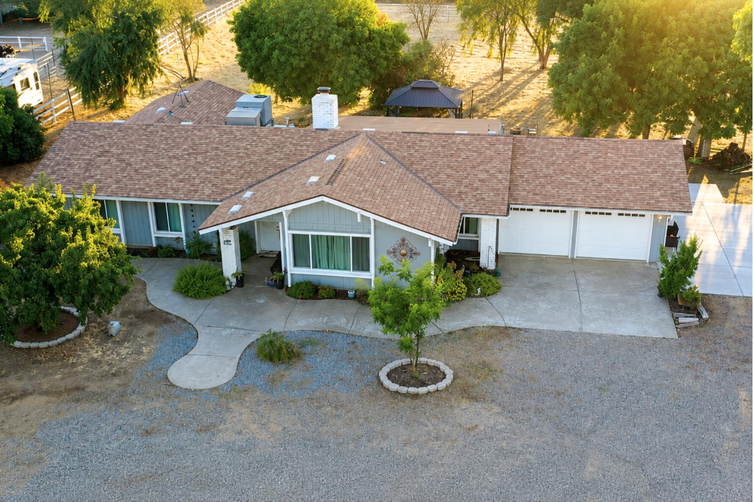 8737 N Madsen Ave, Clovis, CA 93619