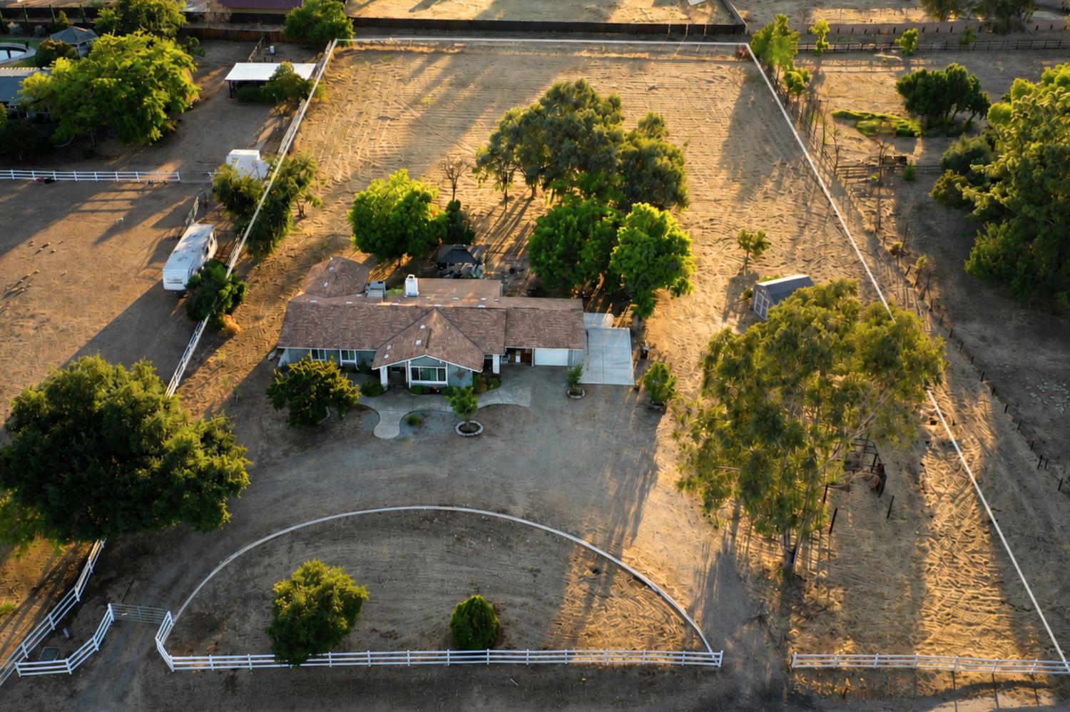 8737 N Madsen Ave, Clovis, CA 93619