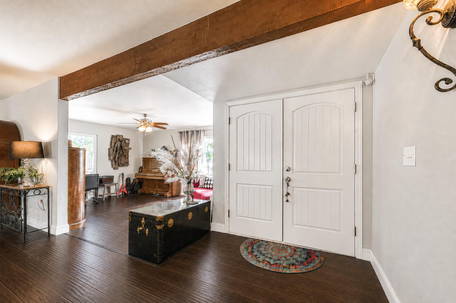 8737 N Madsen Ave, Clovis, CA 93619
