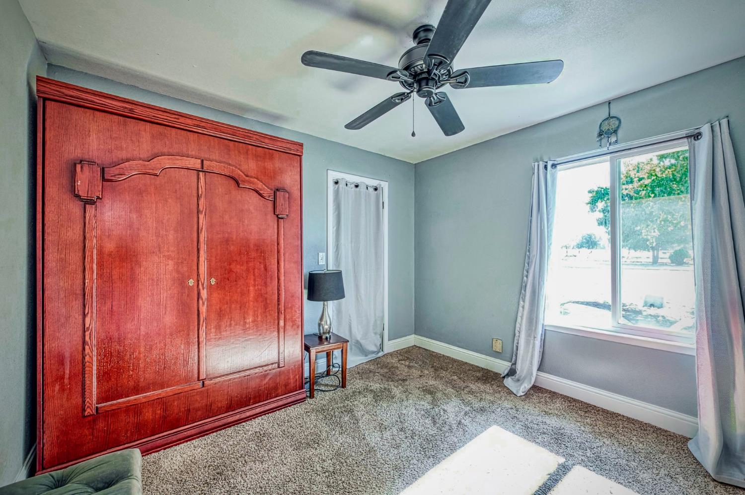 8737 N Madsen Ave, Clovis, CA 93619