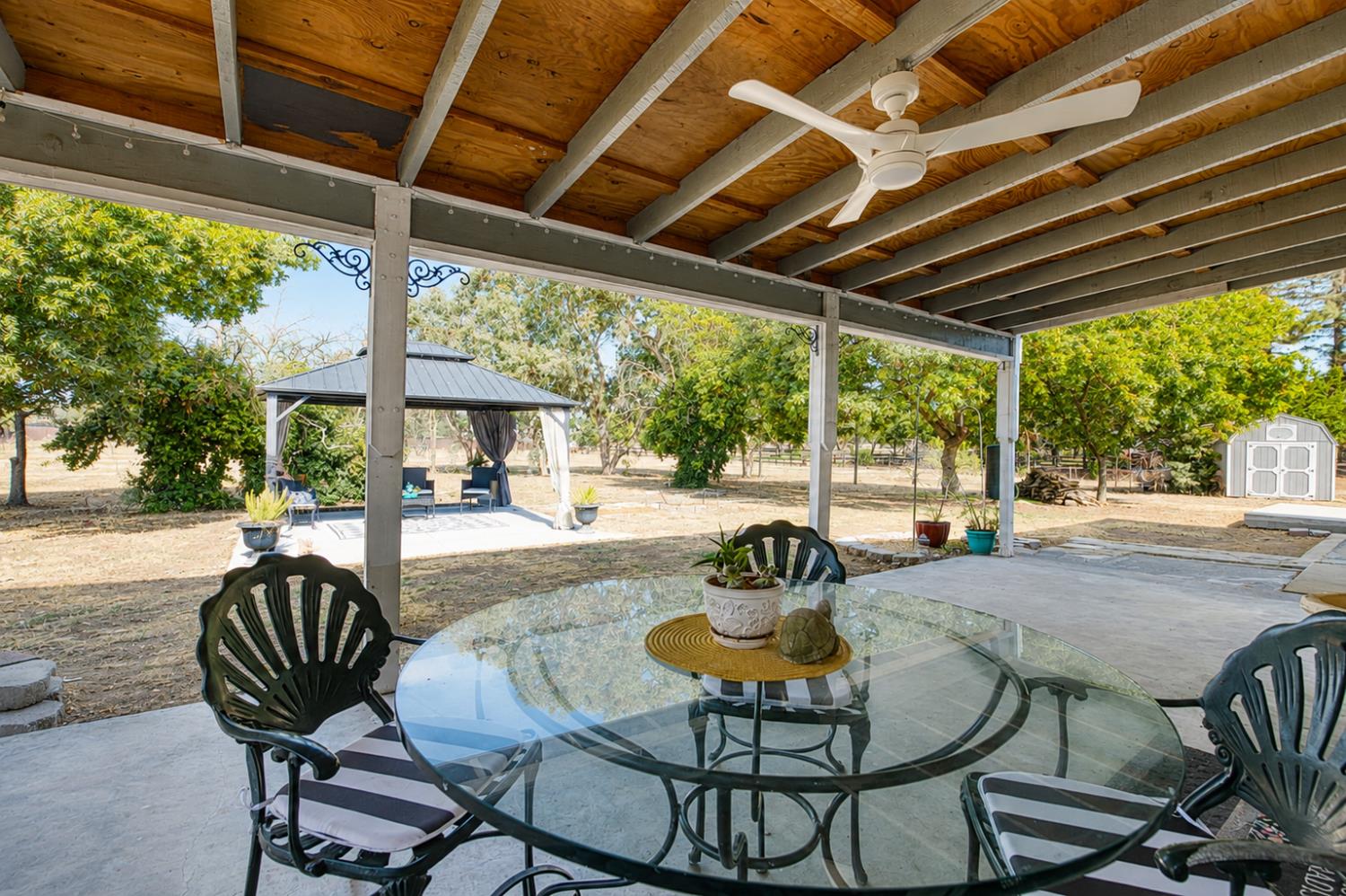 8737 N Madsen Ave, Clovis, CA 93619
