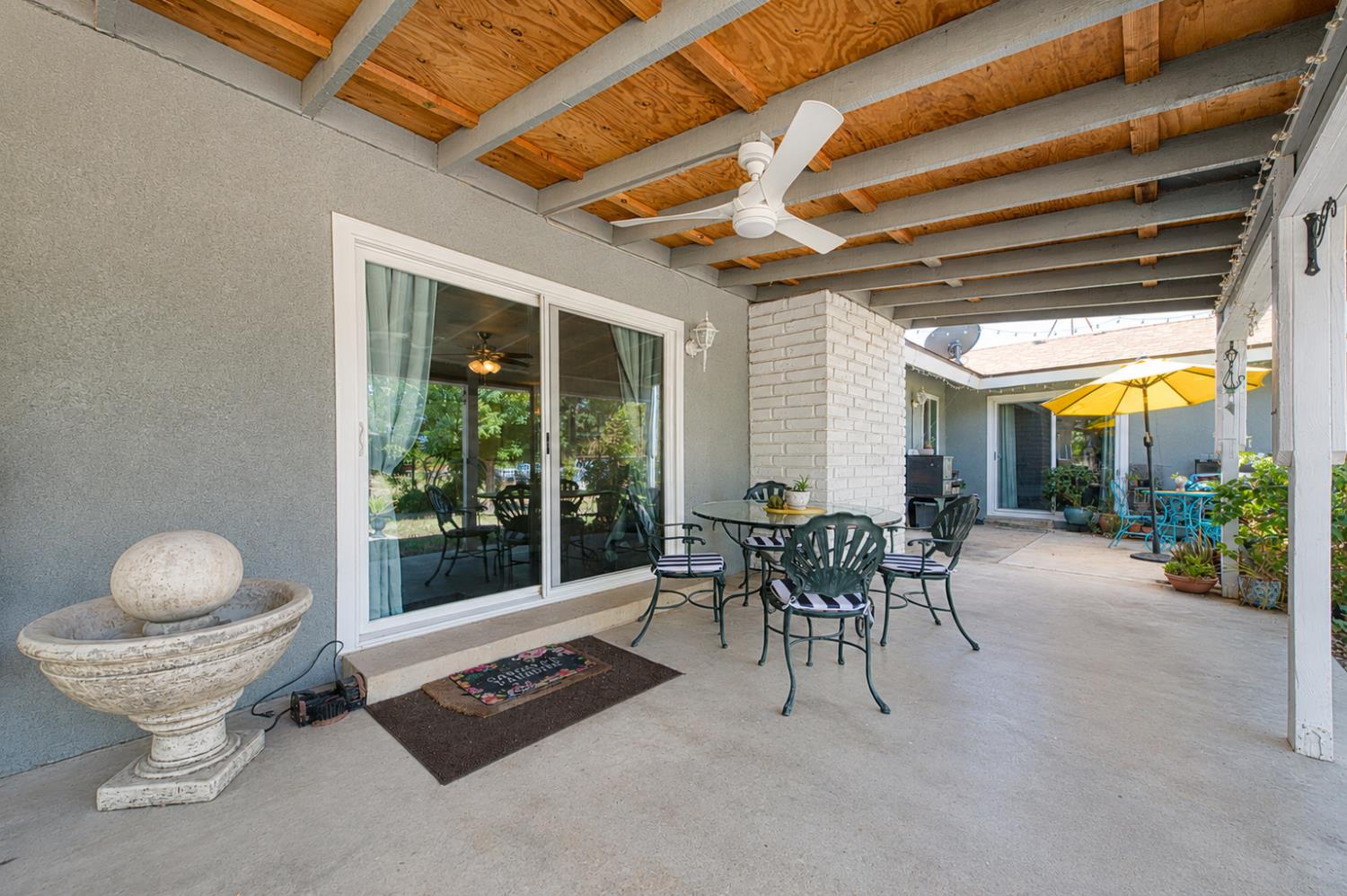 8737 N Madsen Ave, Clovis, CA 93619
