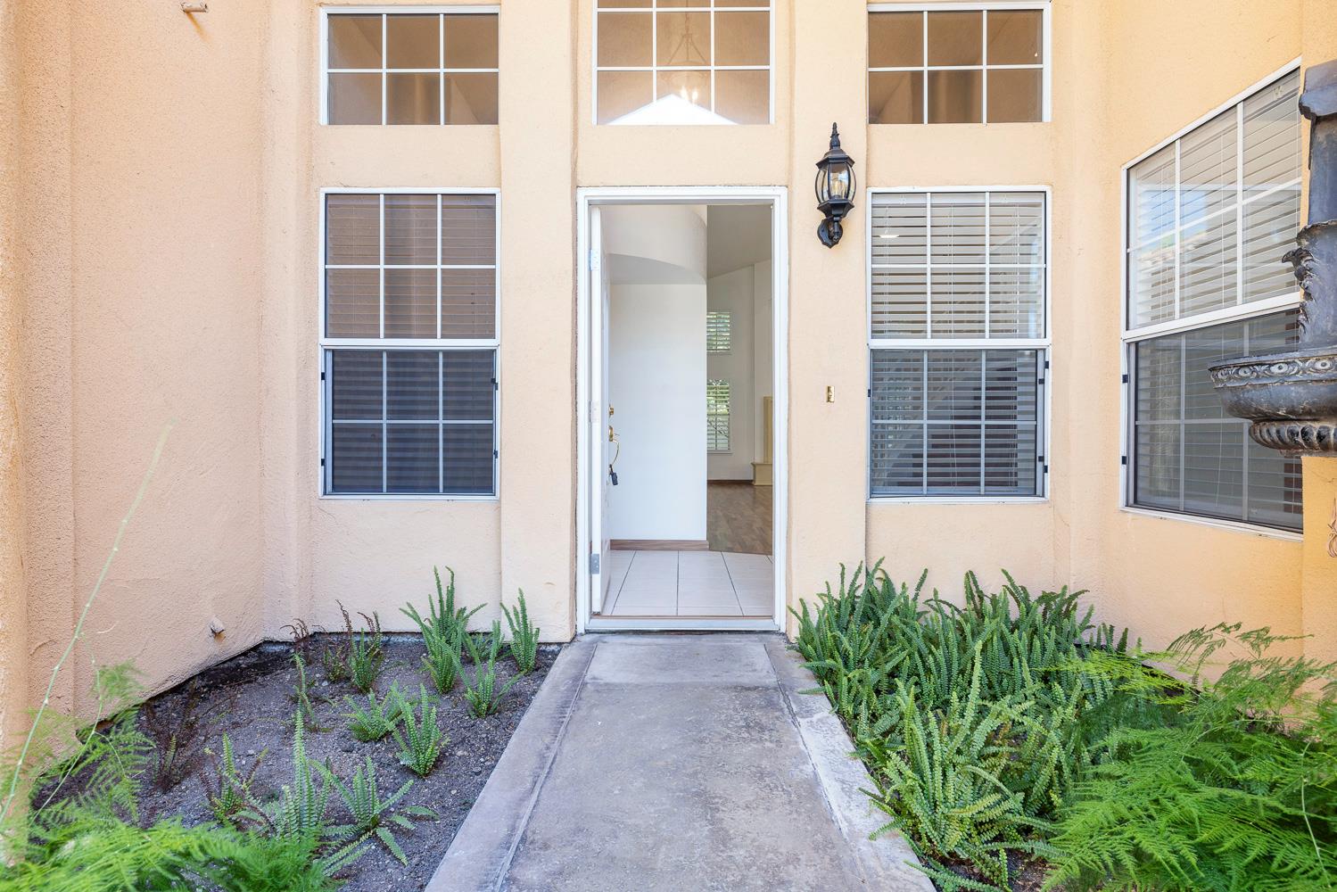 645 E Champlain Dr #149, Fresno, CA 93730
