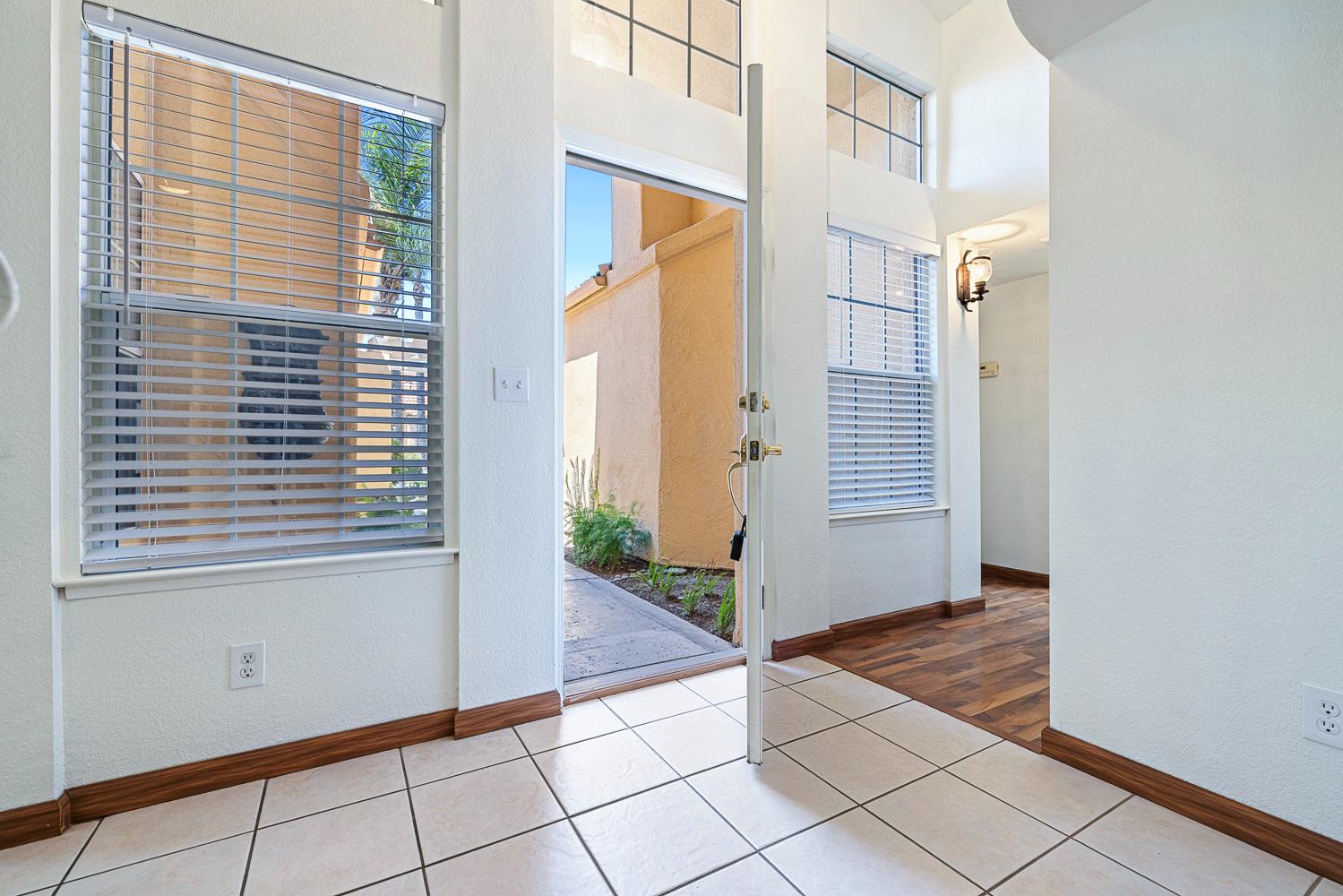 645 E Champlain Dr #149, Fresno, CA 93730