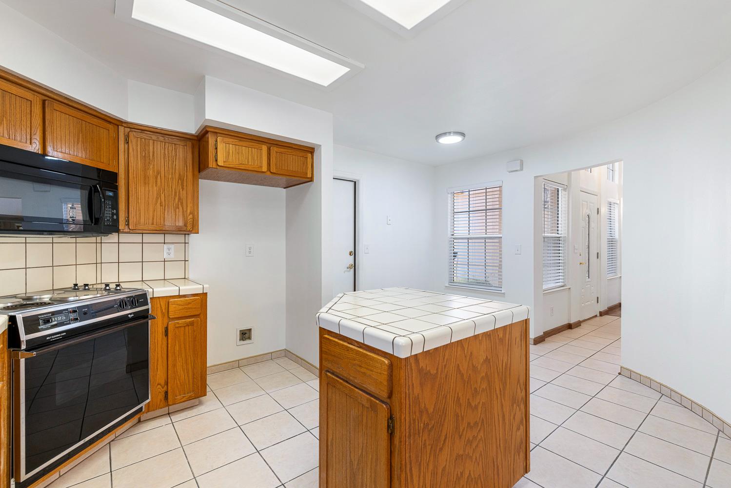 645 E Champlain Dr #149, Fresno, CA 93730