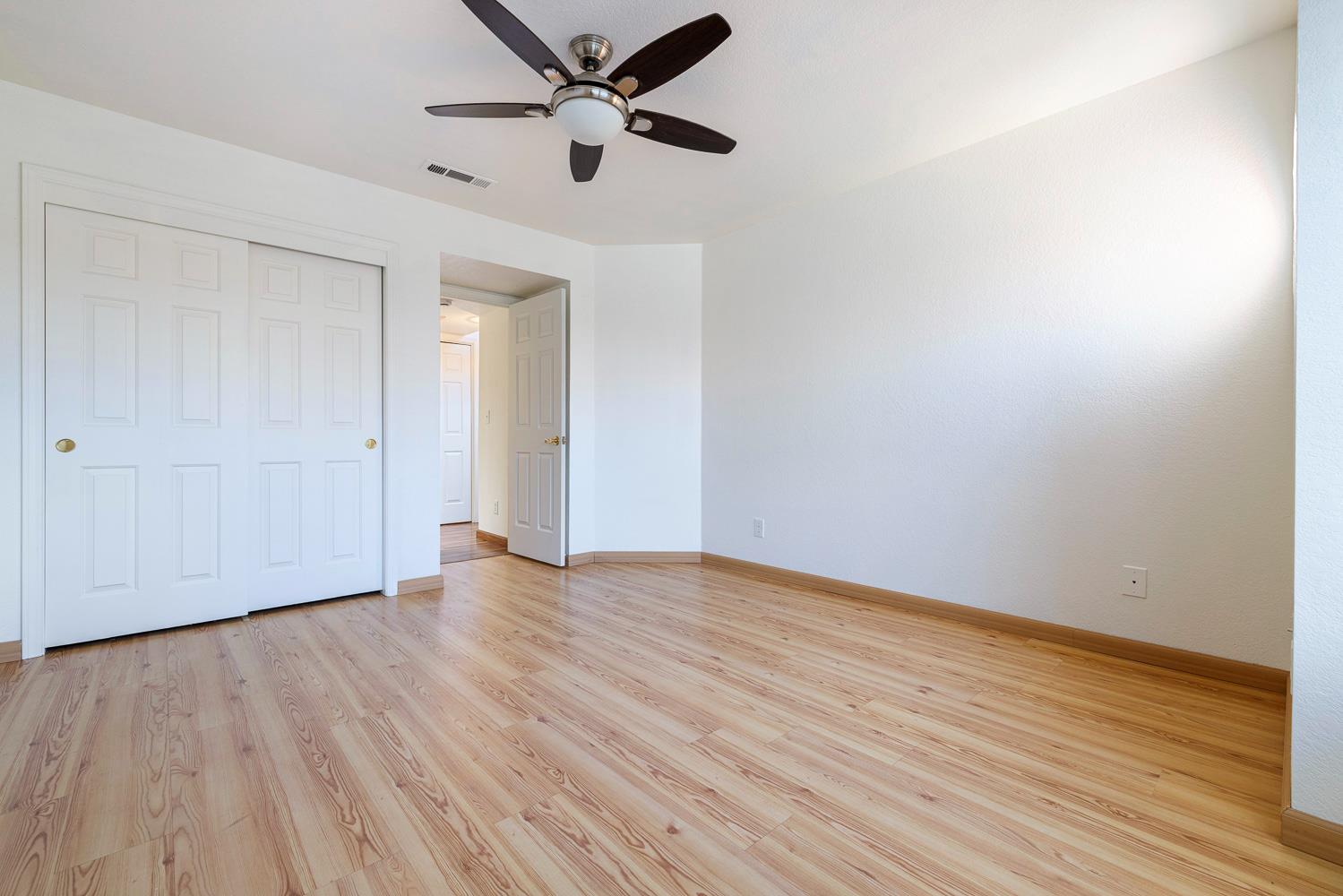 645 E Champlain Dr #149, Fresno, CA 93730
