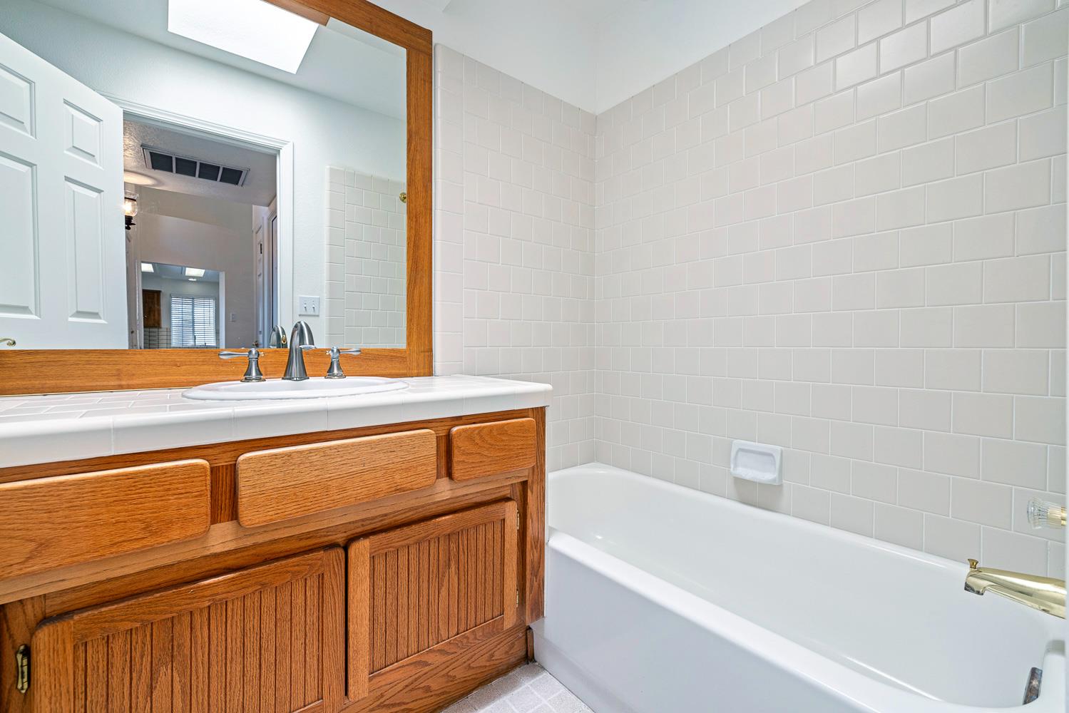 645 E Champlain Dr #149, Fresno, CA 93730