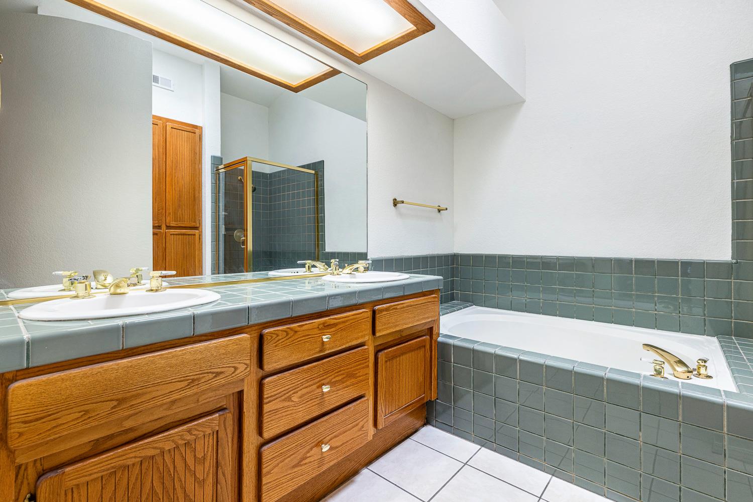 645 E Champlain Dr #149, Fresno, CA 93730